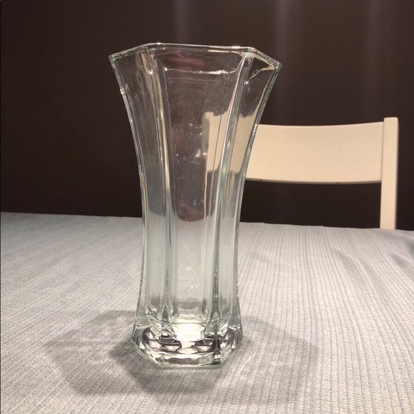 Vases - Picture 2 of 3